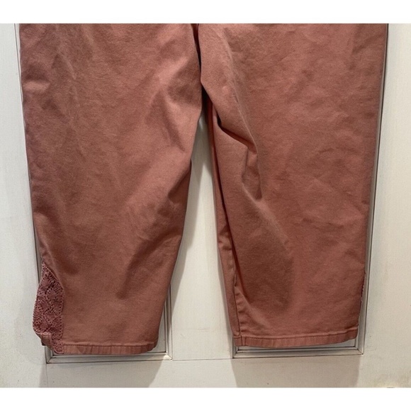 D & Co Denim + Company A Shade of Pink Capris Women’s Size 14 (34x19) - Picture 5 of 7